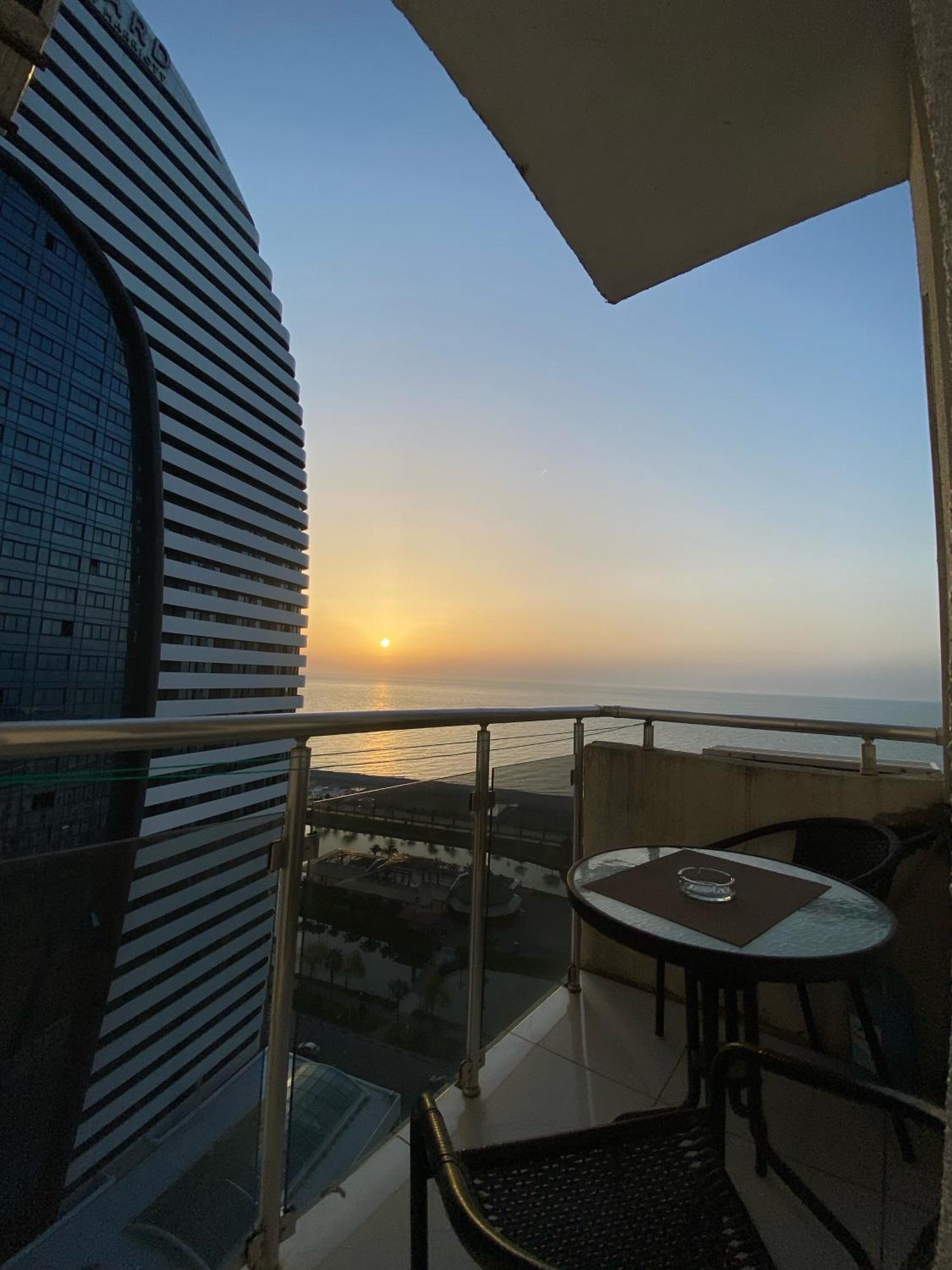 Aura * Batumi