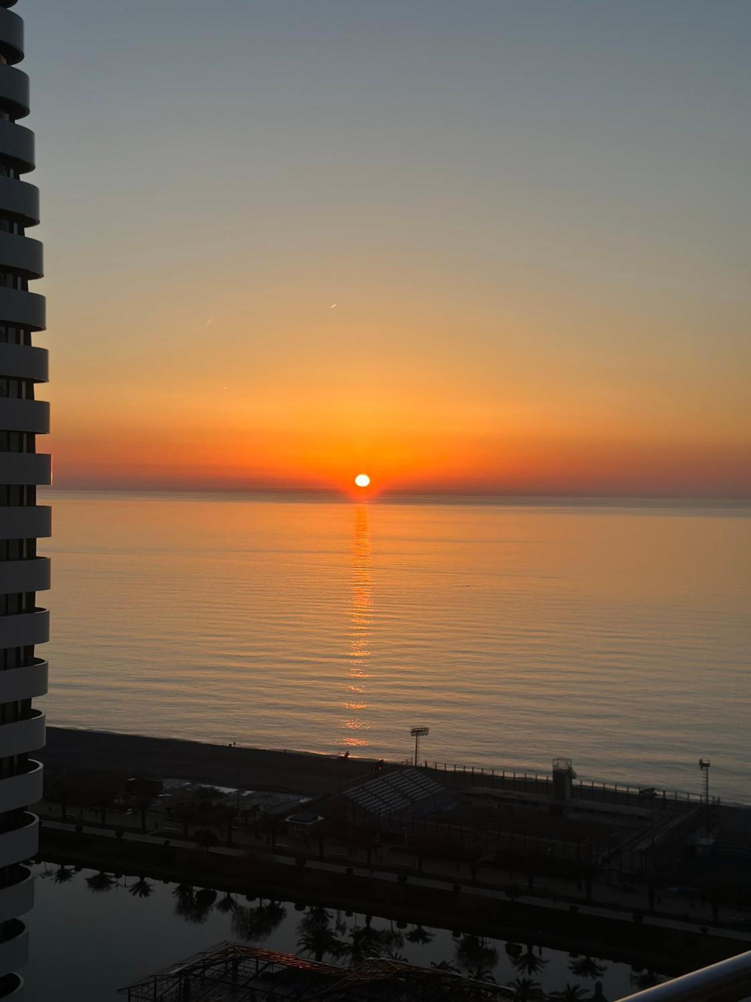 Aura Apartment *